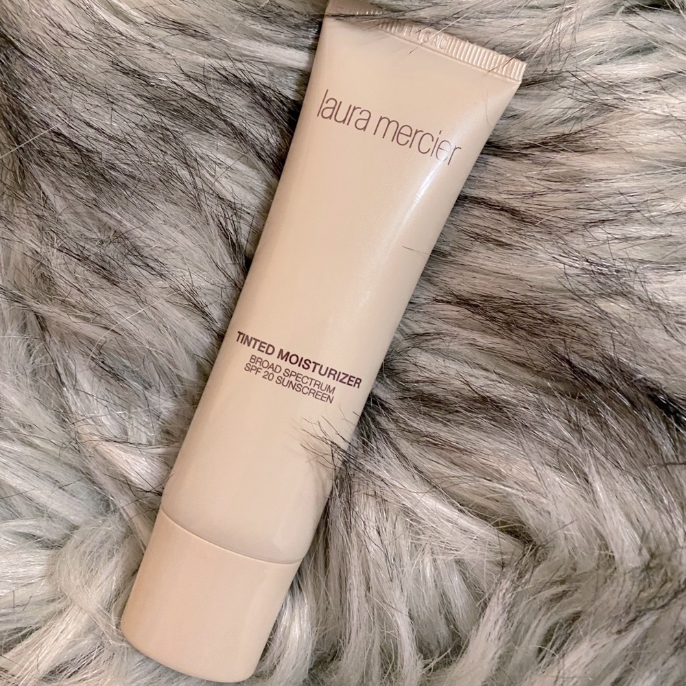 Laura Mercier Tinted Moisturizer in Fawn